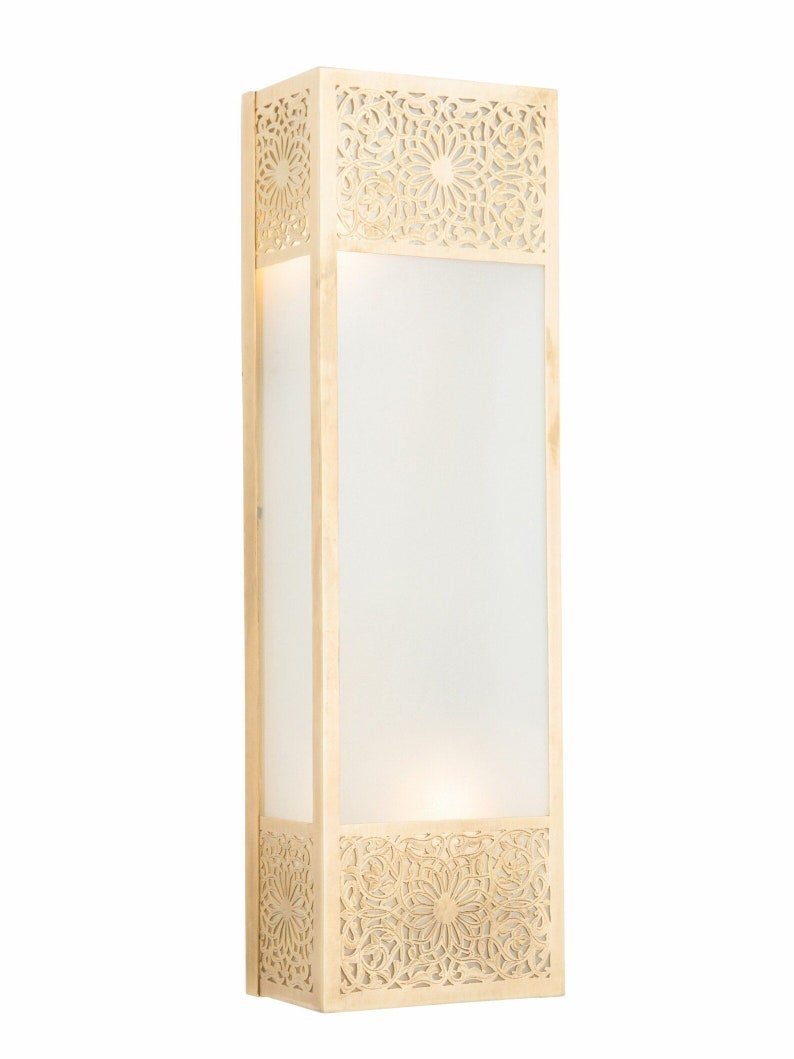 Handmade Moroccan Wall Lamp – Antique Brass Sconce with Oriental Elegance