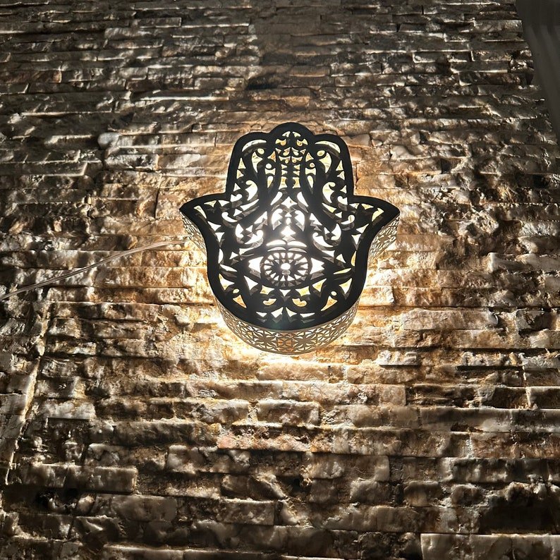 Brass wall light, hand-shaped wall light, wall decoration with engraving