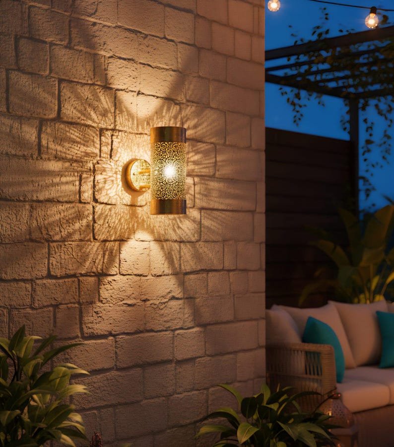 Handcrafted Moroccan Brass Sconce: Filigree Wall Lamp